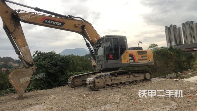 雷沃重工FR260E挖掘機(jī)
