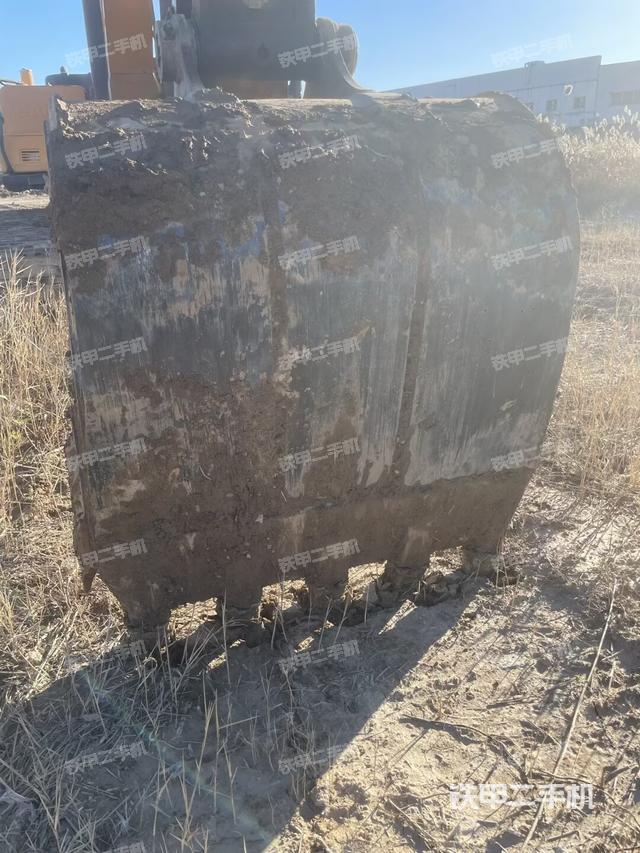 小臂整体左后（工作和回转装置）