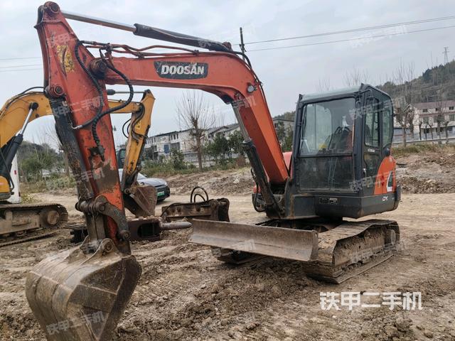 斗山DX55-9C挖掘机