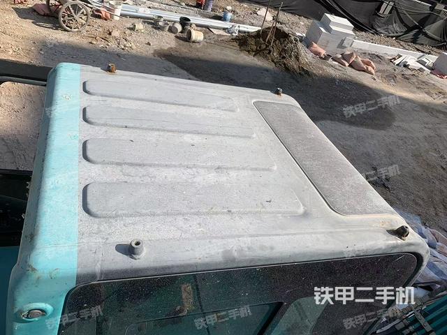 驾驶室顶部（整机外观）