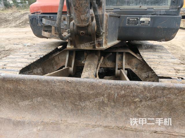 转盘和下车架正前（工作和回转装置）