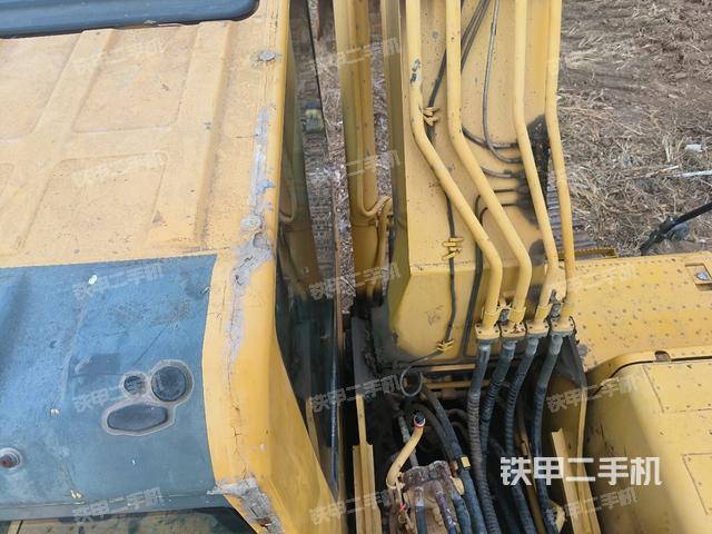 驾驶室顶部（整机外观）