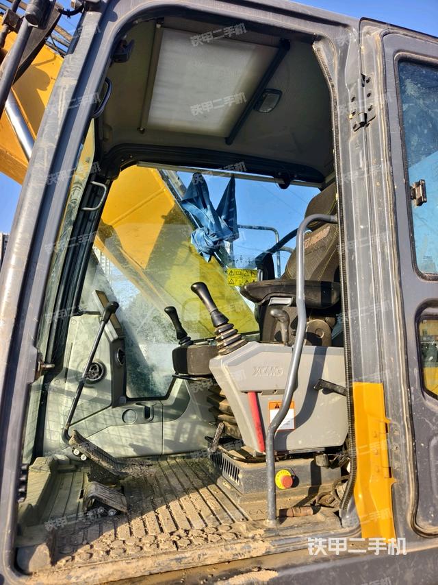 驾驶室正侧（驾驶室部分）