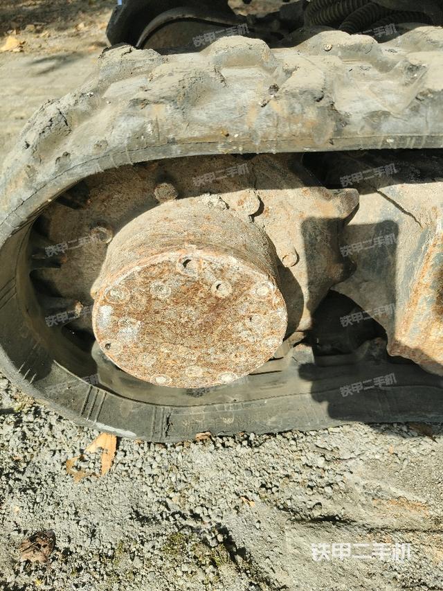 右驱动轮（行走机构）