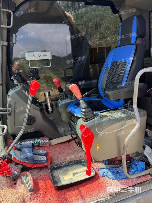 駕駛室整體（整機(jī)外觀）