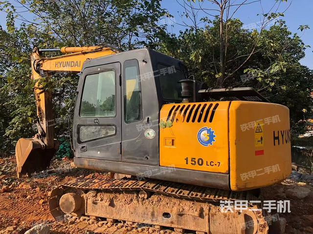 现代R110-7挖掘机