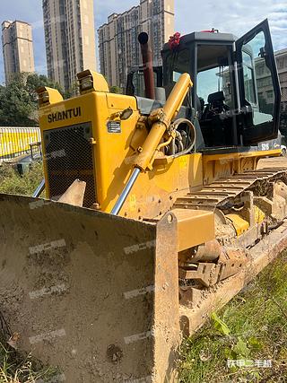 山推SD16標(biāo)準(zhǔn)型推土機(jī)實(shí)拍圖片