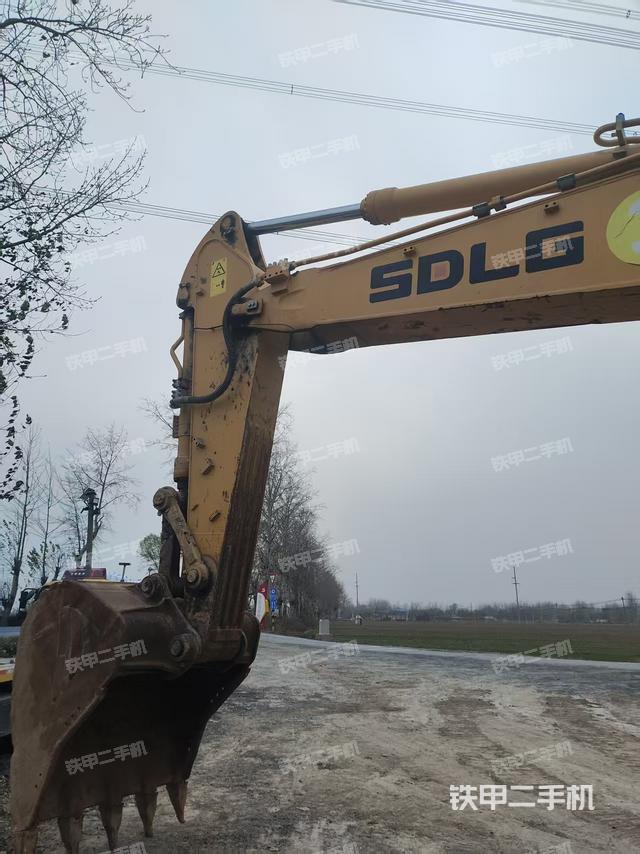 大臂整体 右侧（工作和回转装置）