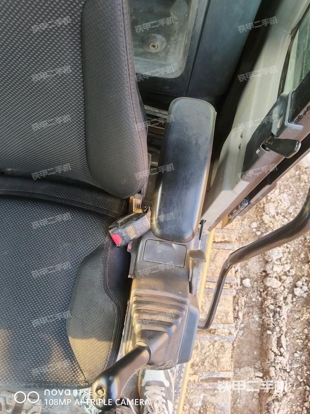 座椅后部（驾驶室部分）