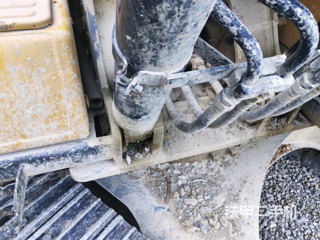 铲斗右后整体（工作和回转装置）