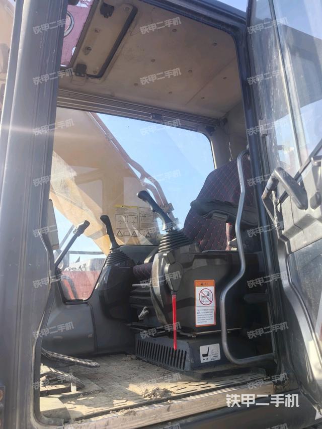 驾驶室整体（整机外观）