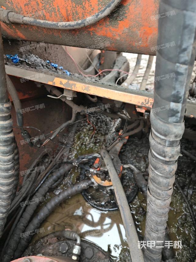 中央回转接头特写（上车部件）