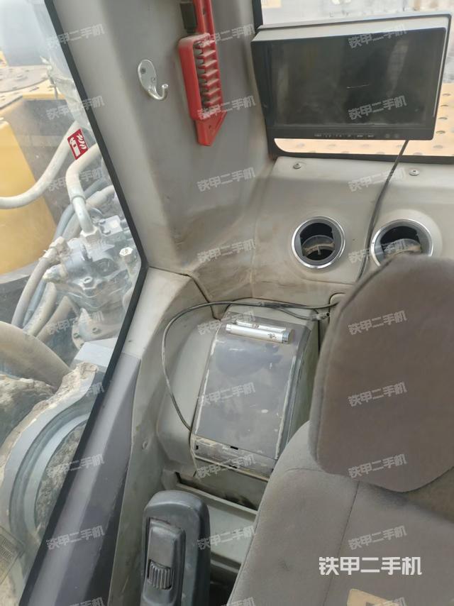 座椅左侧控制台/音响/含左手柄（驾驶室部分）