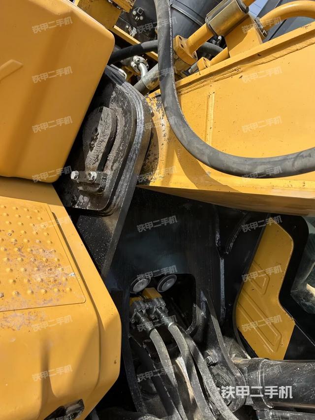 大臂根部 斜视（工作和回转装置）