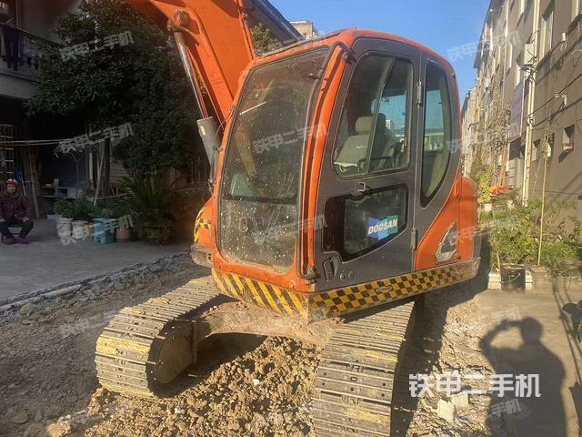 斗山DX75-9C挖掘机