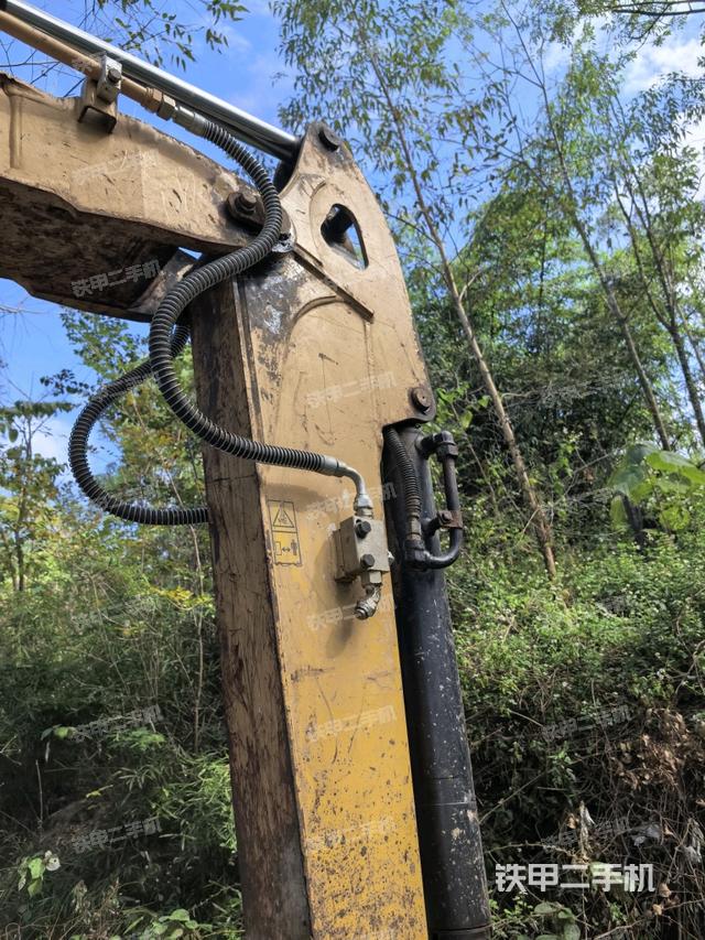 铲斗右后整体（工作和回转装置）