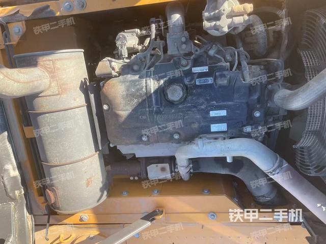 发动机室（上车部件）