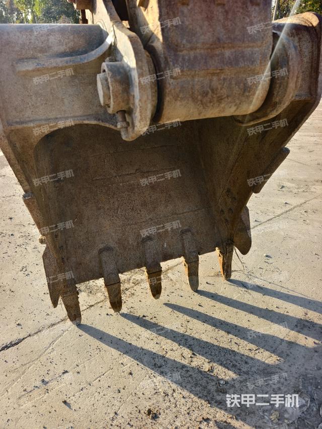 铲斗右后整体（工作和回转装置）