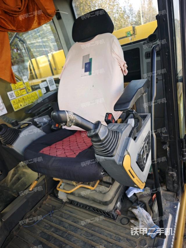 驾驶室整体（整机外观）