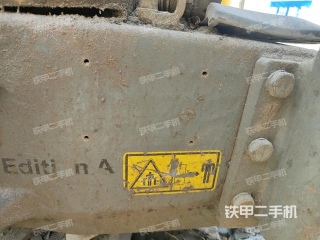 转盘和下车架正前（工作和回转装置）