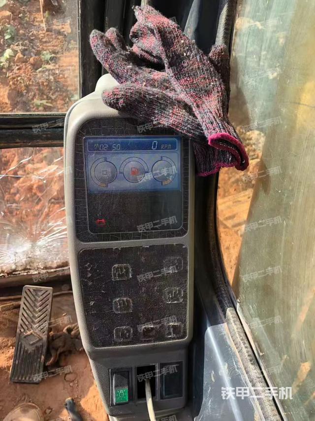 驾驶室整体（整机外观）