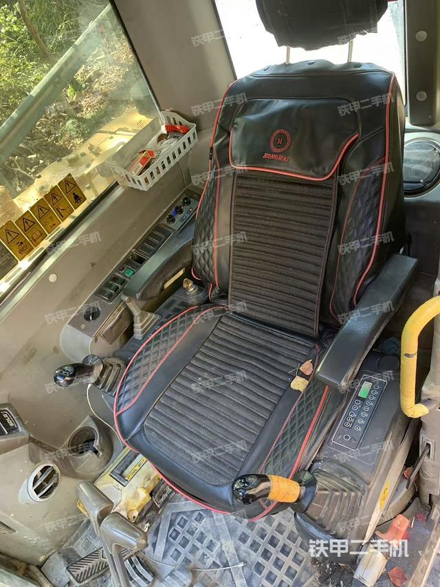 驾驶室整体（整机外观）