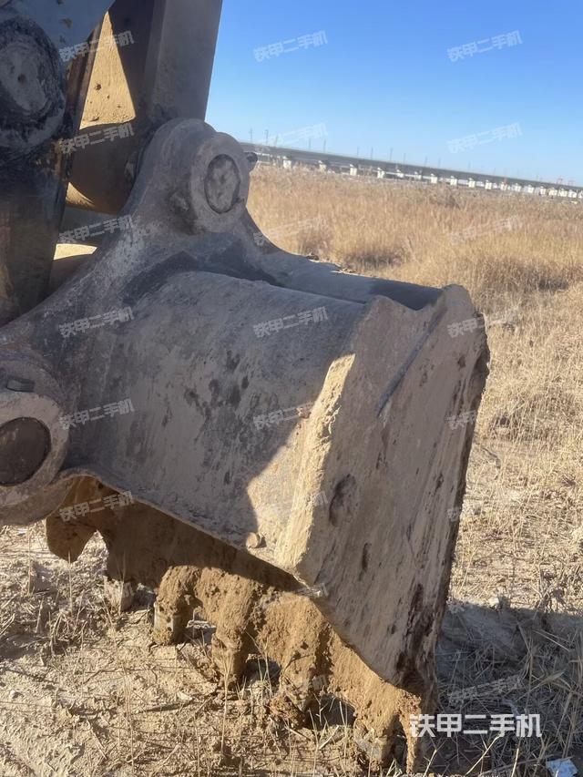 铲斗右后整体（工作和回转装置）