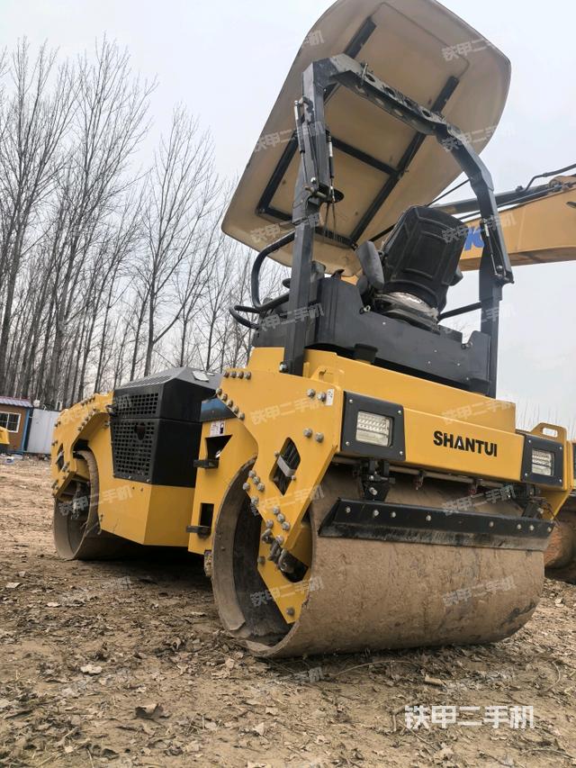 左后45°（压路机整机外观）