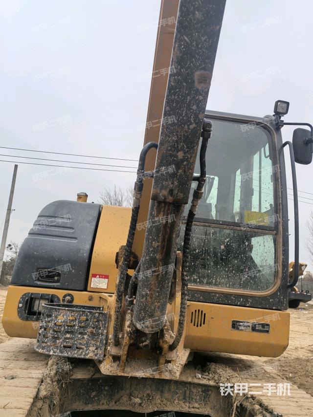 转盘和下车架正前（工作和回转装置）