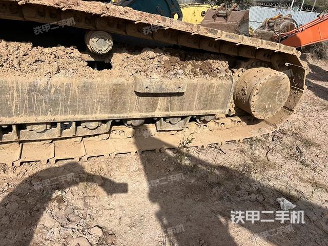 右驱动轮（行走机构）