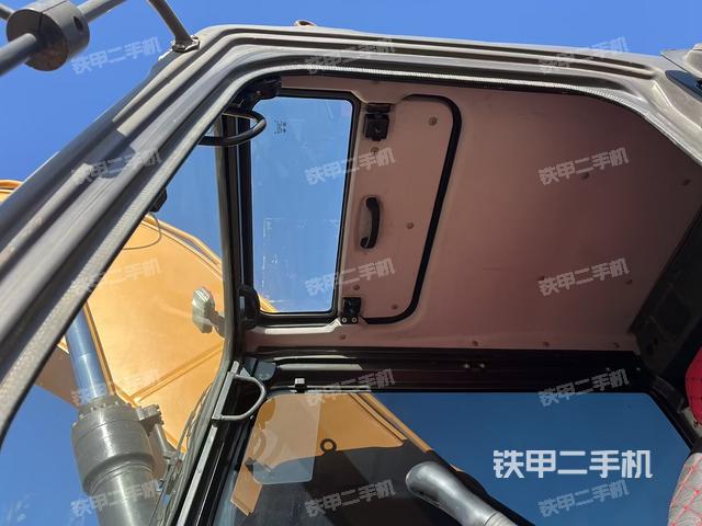 驾驶室顶部（整机外观）