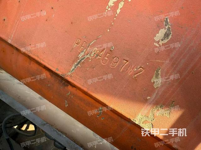 驾驶室顶部（整机外观）