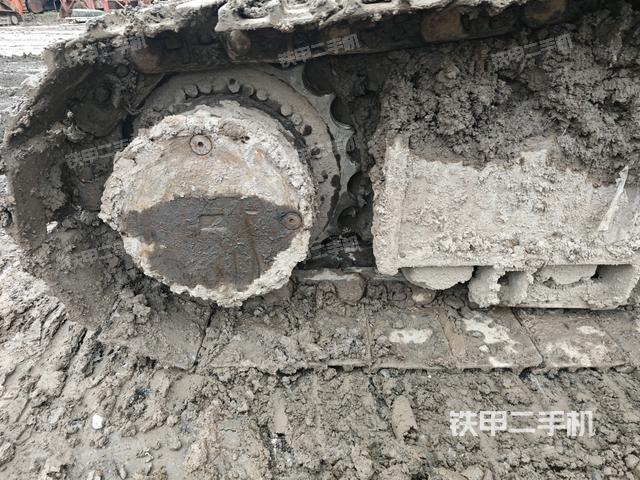 右驱动轮（行走机构）