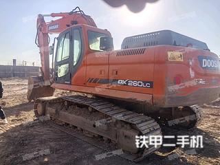 斗山DX260LC挖掘机实拍图片