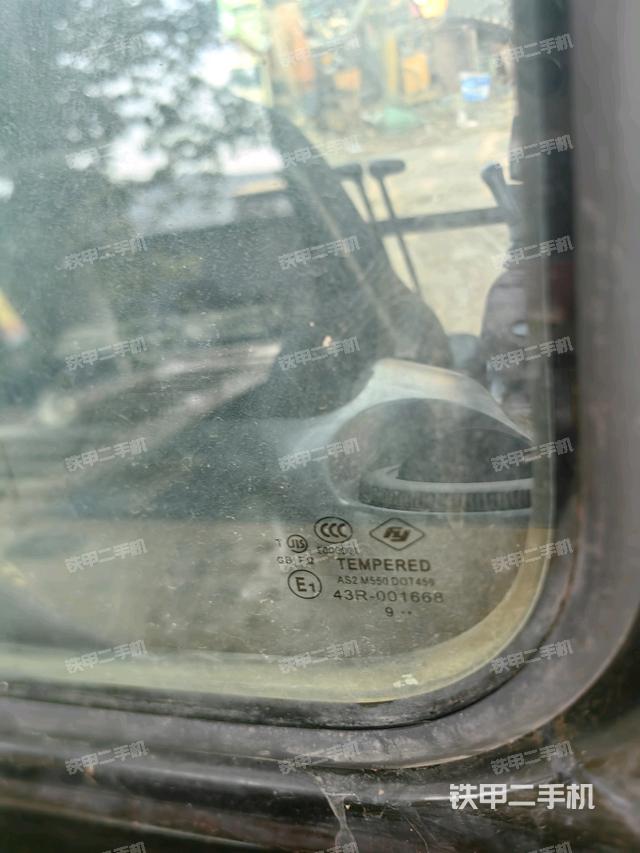 后窗玻璃角标（驾驶室部分）