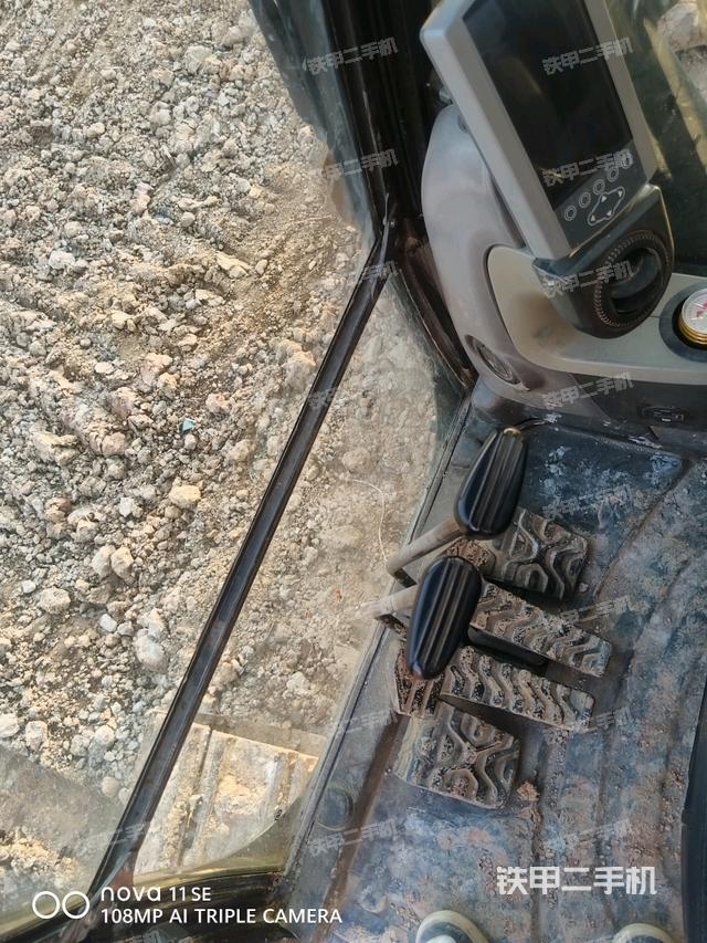 后窗玻璃角标（驾驶室部分）