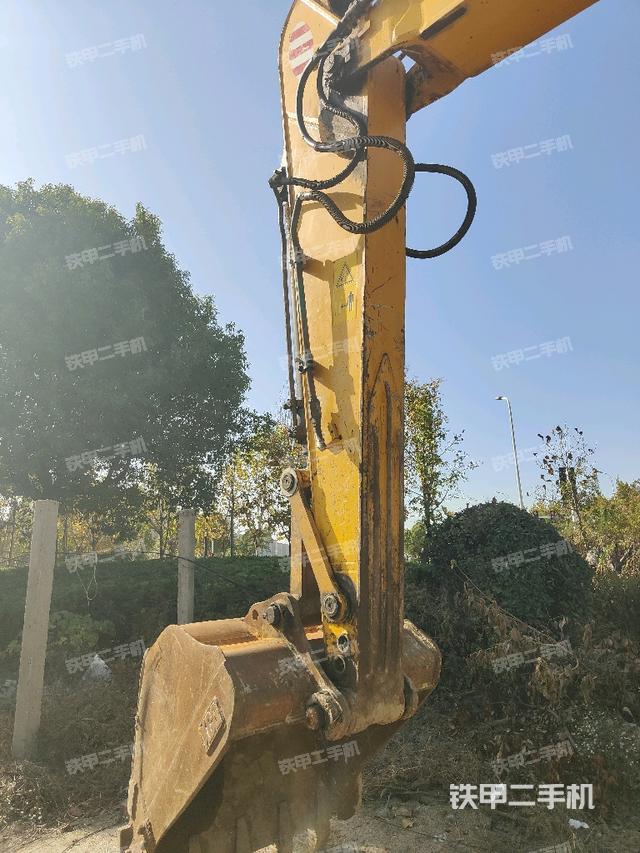 小臂整体左后（工作和回转装置）