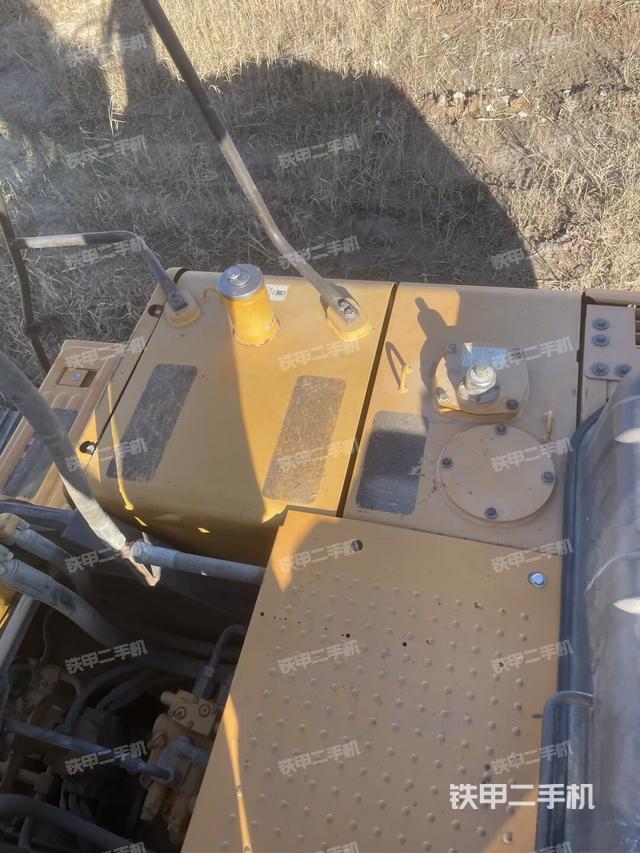 大臂背部俯视（工作和回转装置）