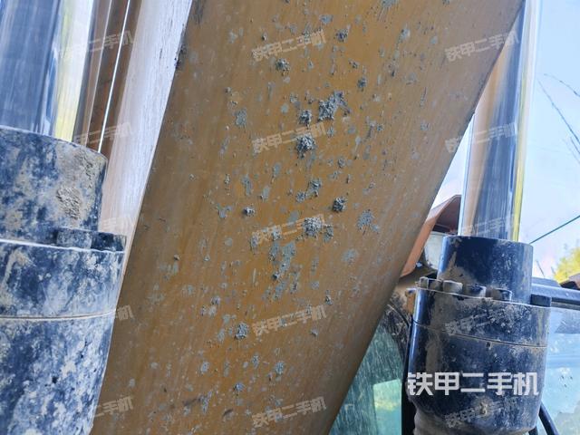 转盘和下车架正前（工作和回转装置）