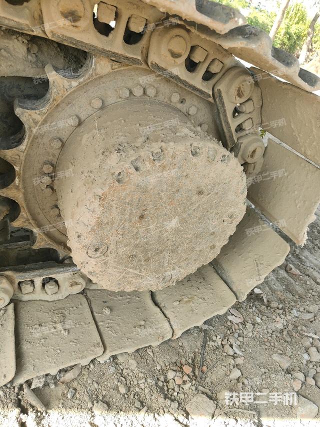 右驱动轮（行走机构）