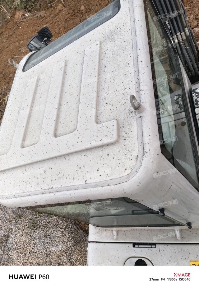 驾驶室顶部（整机外观）