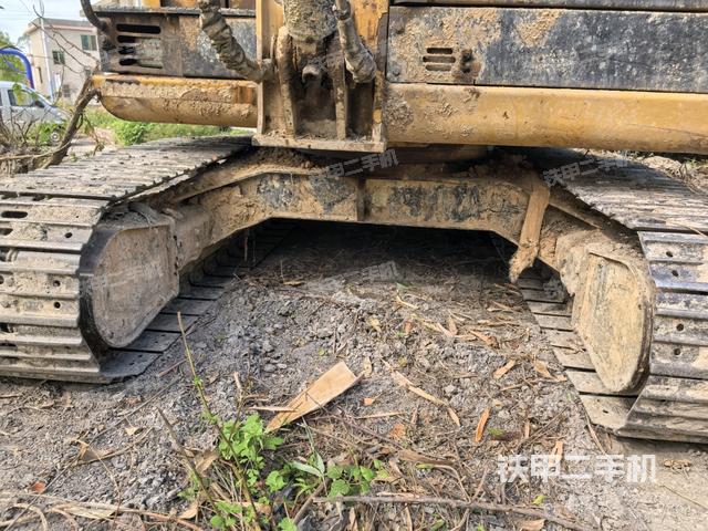 小臂整体右前（工作和回转装置）