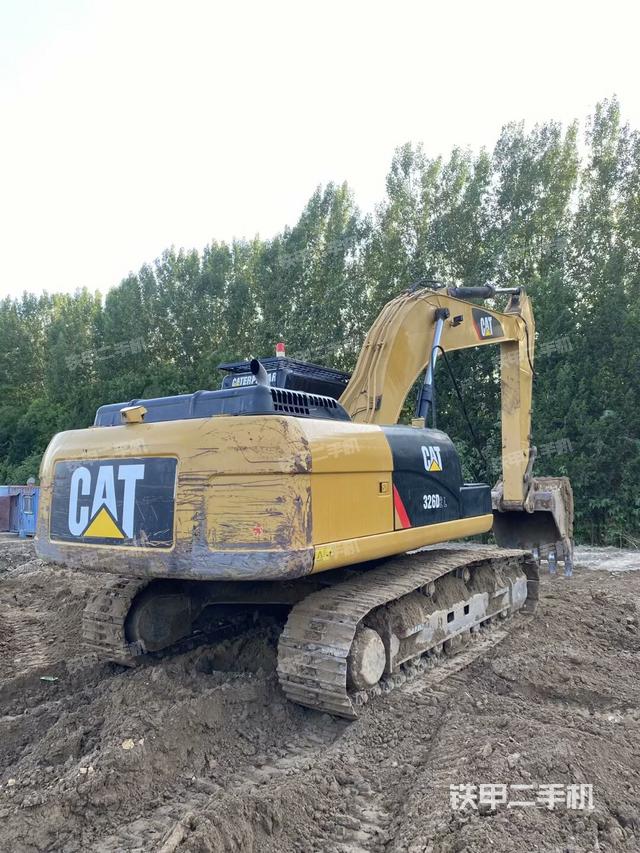 驾驶室顶部（整机外观）