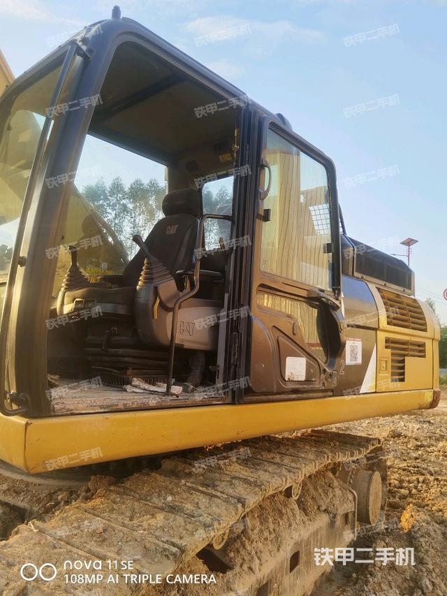 座椅右侧控制台/钥匙门/油门/含右手柄（驾驶室部分）