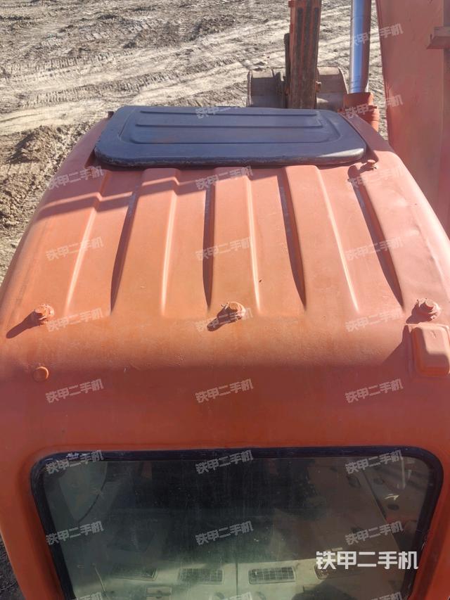 驾驶室顶部（整机外观）