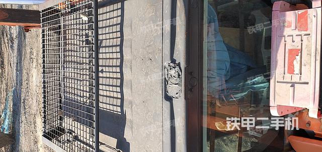 驾驶室顶部（整机外观）