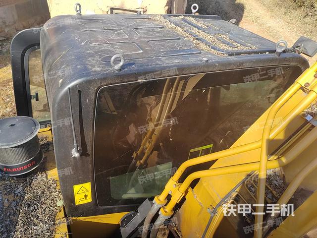 驾驶室顶部（整机外观）