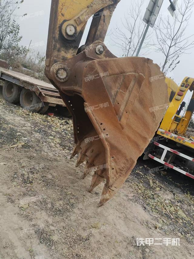 铲斗右后整体（工作和回转装置）