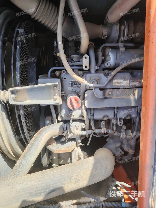 回转马达和主控阀（整机外观）