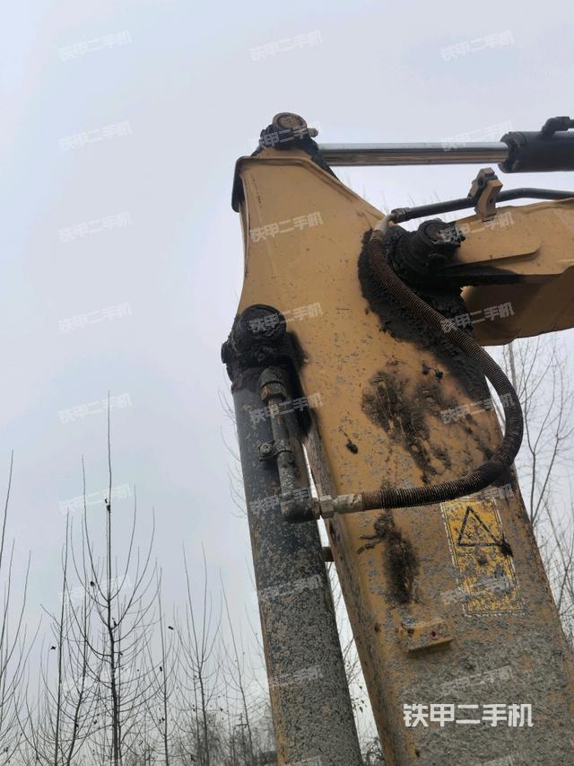 小臂整体左后（工作和回转装置）